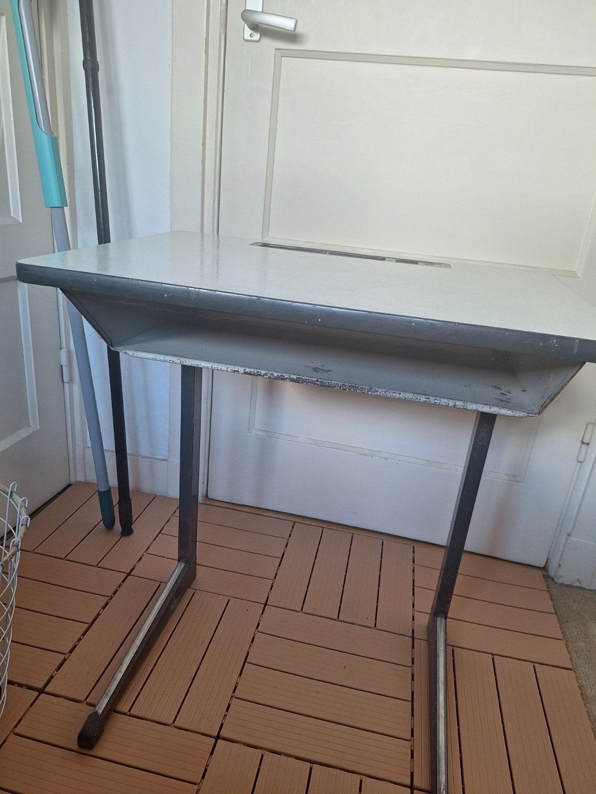 Gratis vintage kinderbureau, Kinderen en Baby's, Ophalen, Gebruikt, Tafel(s)