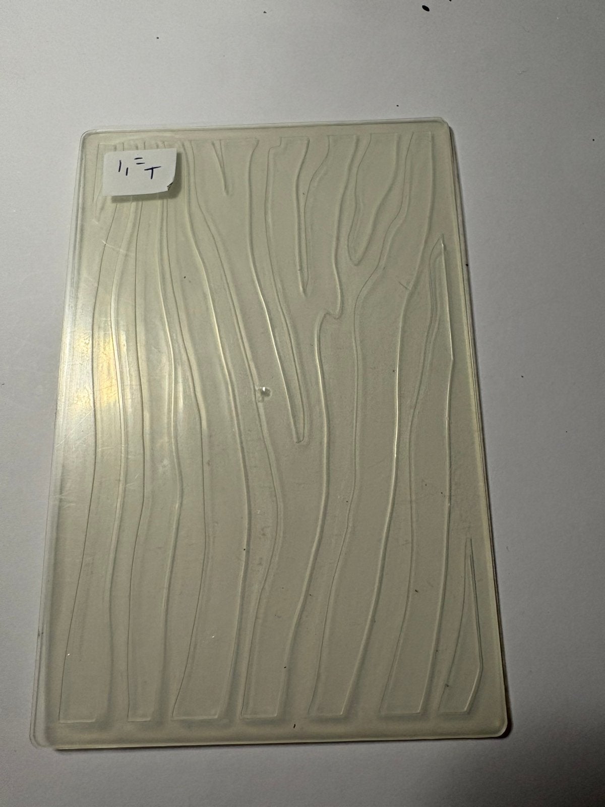 Embossing folder houtnerf, Hobby en Vrije tijd, Ophalen of Verzenden, Zo goed als nieuw, Overige thema's, Pons of Mal