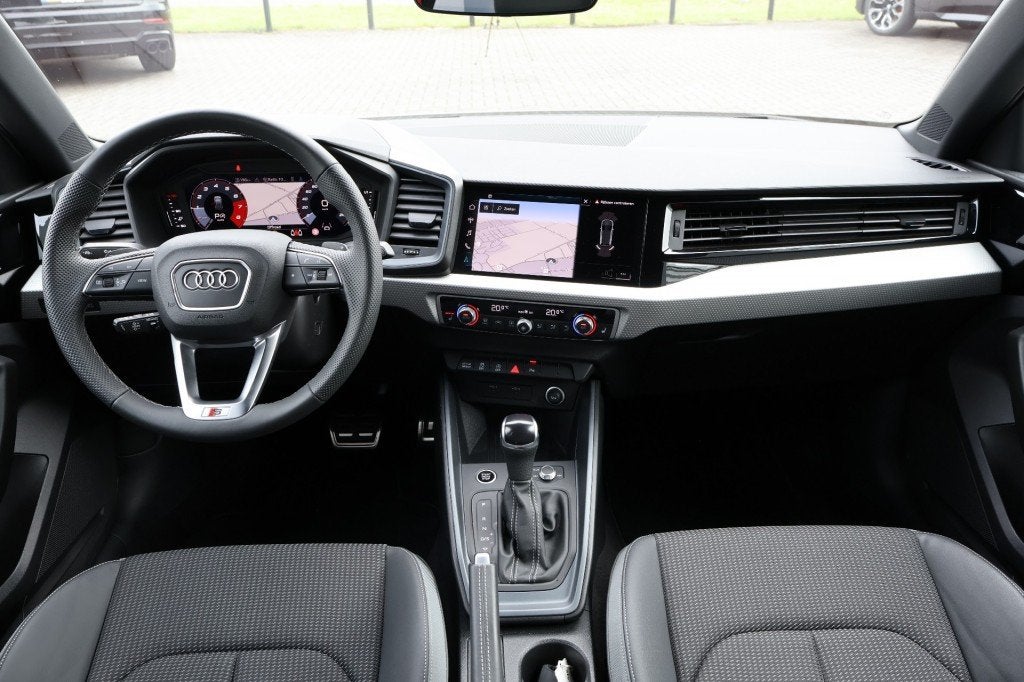 Audi A1 Sportback 35 TFSI S-tronic 150pk S-line Navi / PDC /, Wit, Bedrijf, 3 cilinders, Geïmporteerd