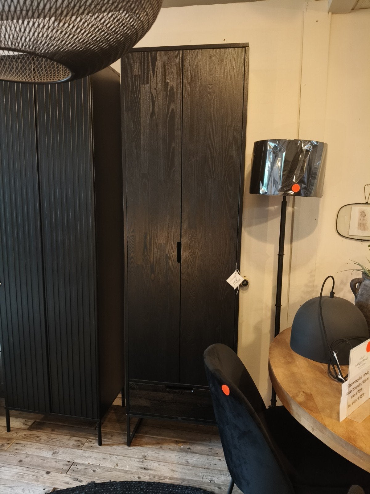 Woood Silas hoge kast zwart - Showmodel, Ophalen, Met deur(en), 200 cm of meer, 50 tot 100 cm
