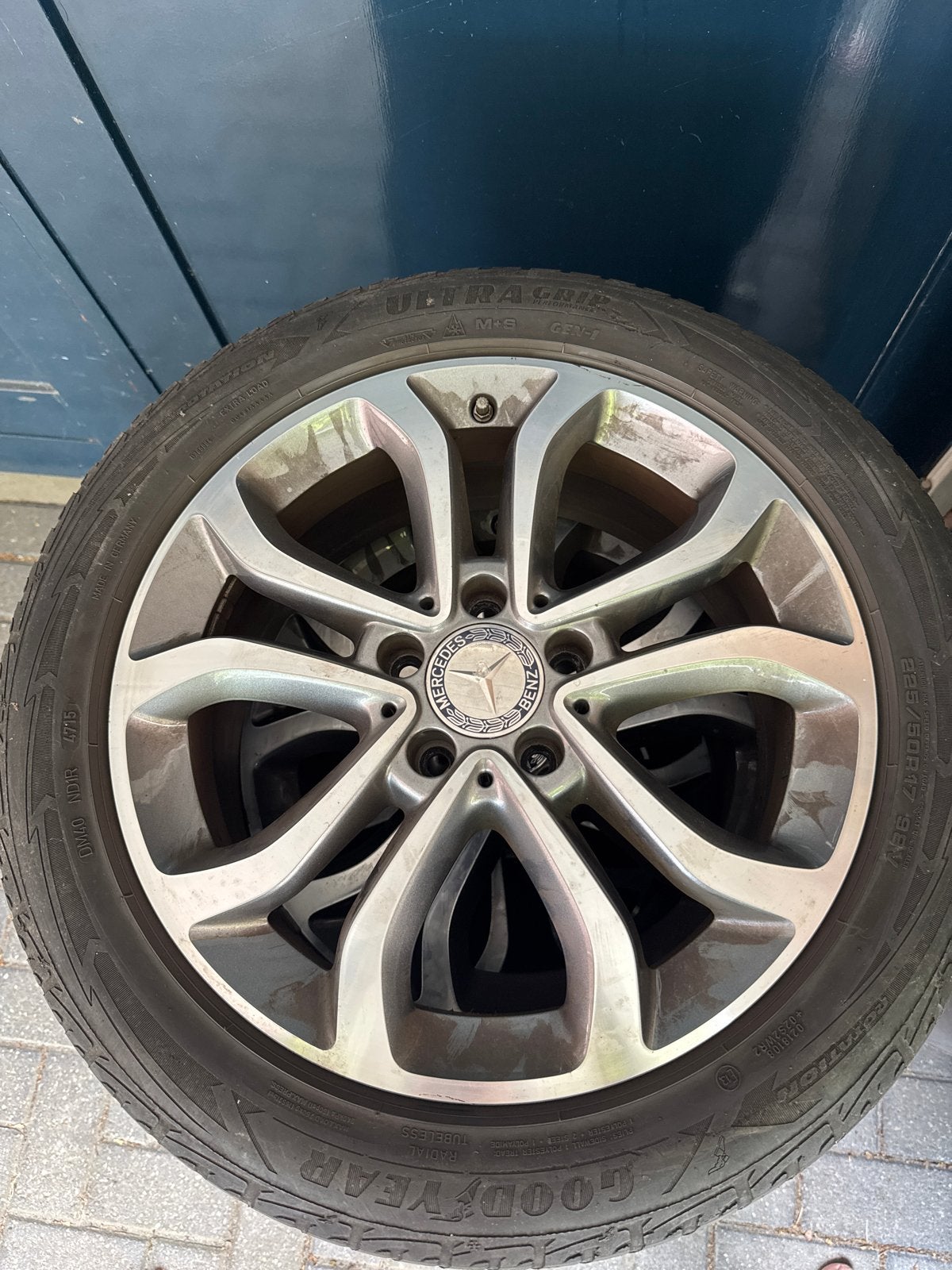 Mercedes-Benz Velgen met Goodyear UltraGrip Winterbanden, Ophalen, Gebruikt, Banden en Velgen, 17 inch