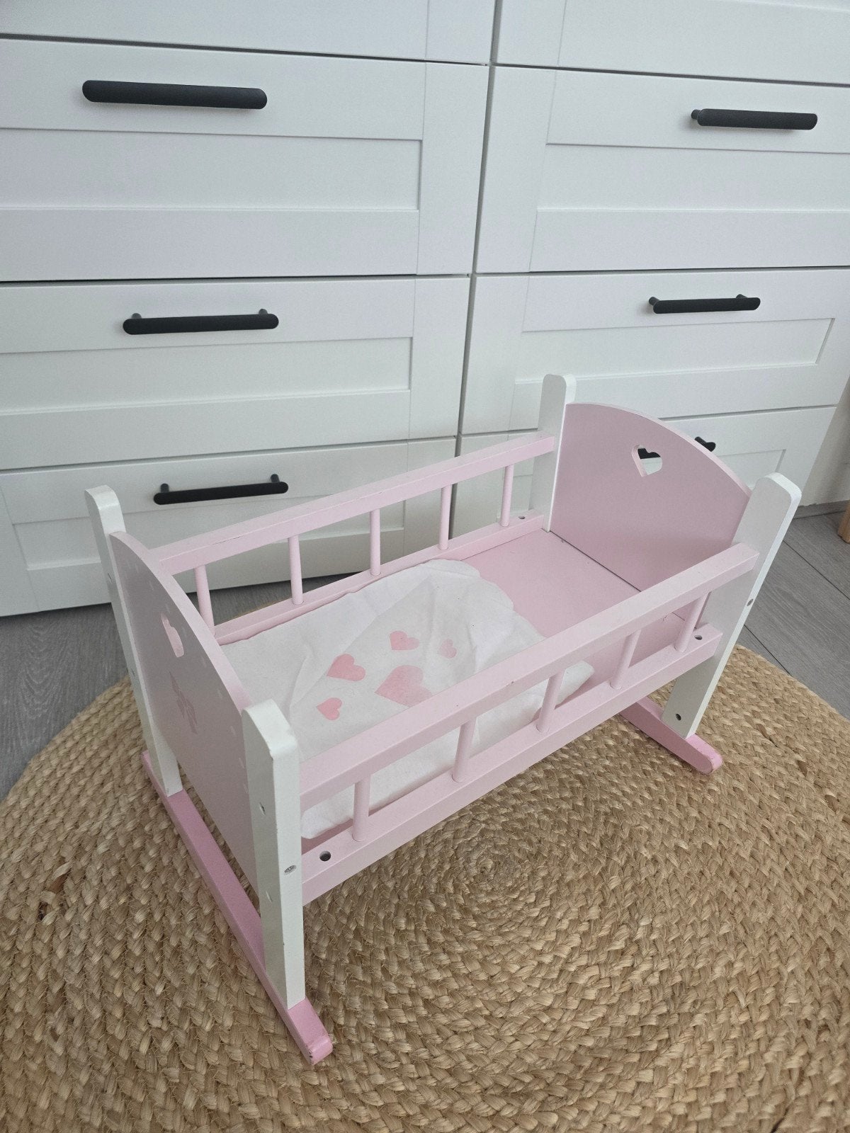 Roze houten poppenwiegje, Ophalen, Zo goed als nieuw, Overige typen