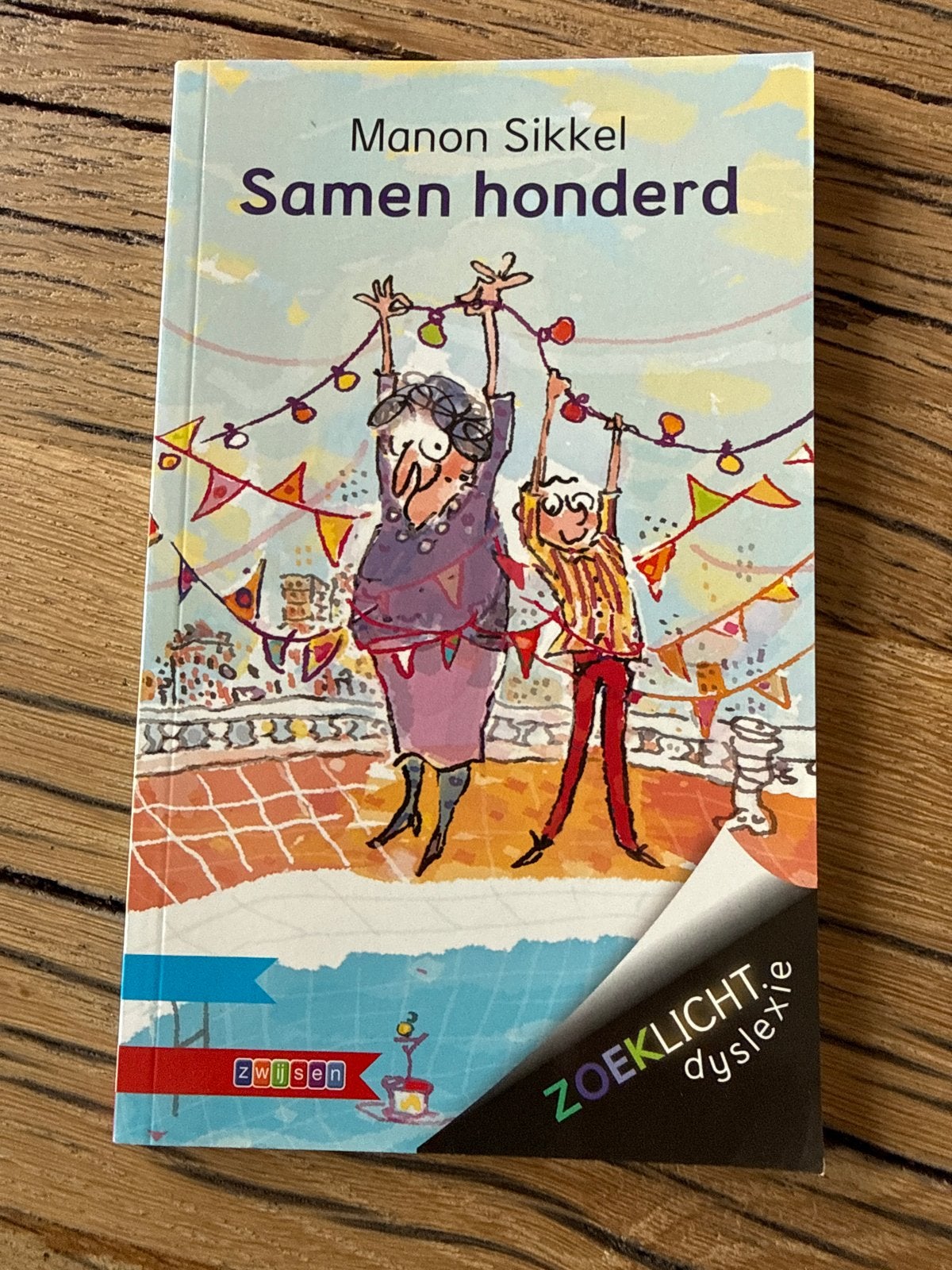 Samen honderd - Manon Sikkel (Zoeklicht dyslexie), Boeken, Ophalen of Verzenden, Zo goed als nieuw, Fictie