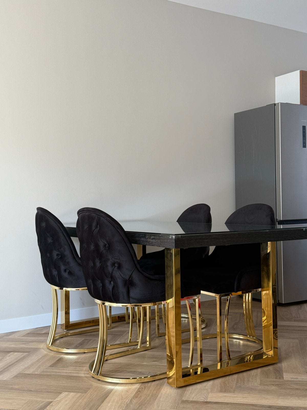 Richmond Eettafel met 4 stoelen - Zwart/Goud, Huis en Inrichting, Ophalen, 100 tot 150 cm, Zo goed als nieuw, Vier personen