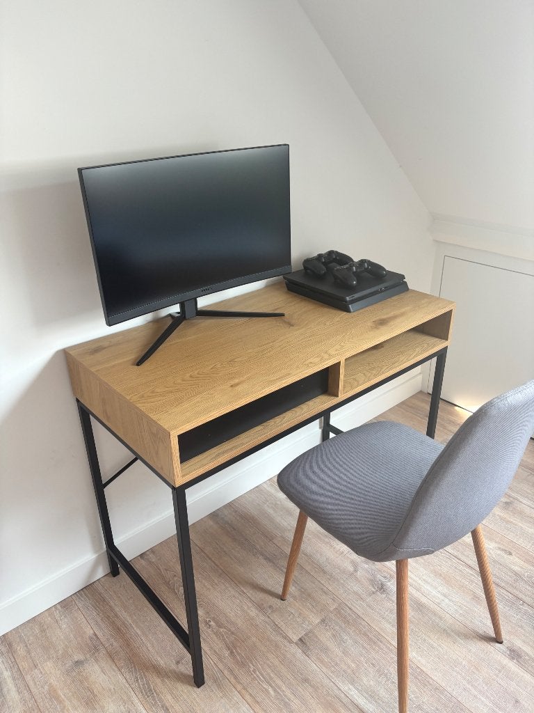 Kinderkamer bureau met stoel 2 maal, Ophalen, Zo goed als nieuw, 180 cm of meer, 85 tot 100 cm