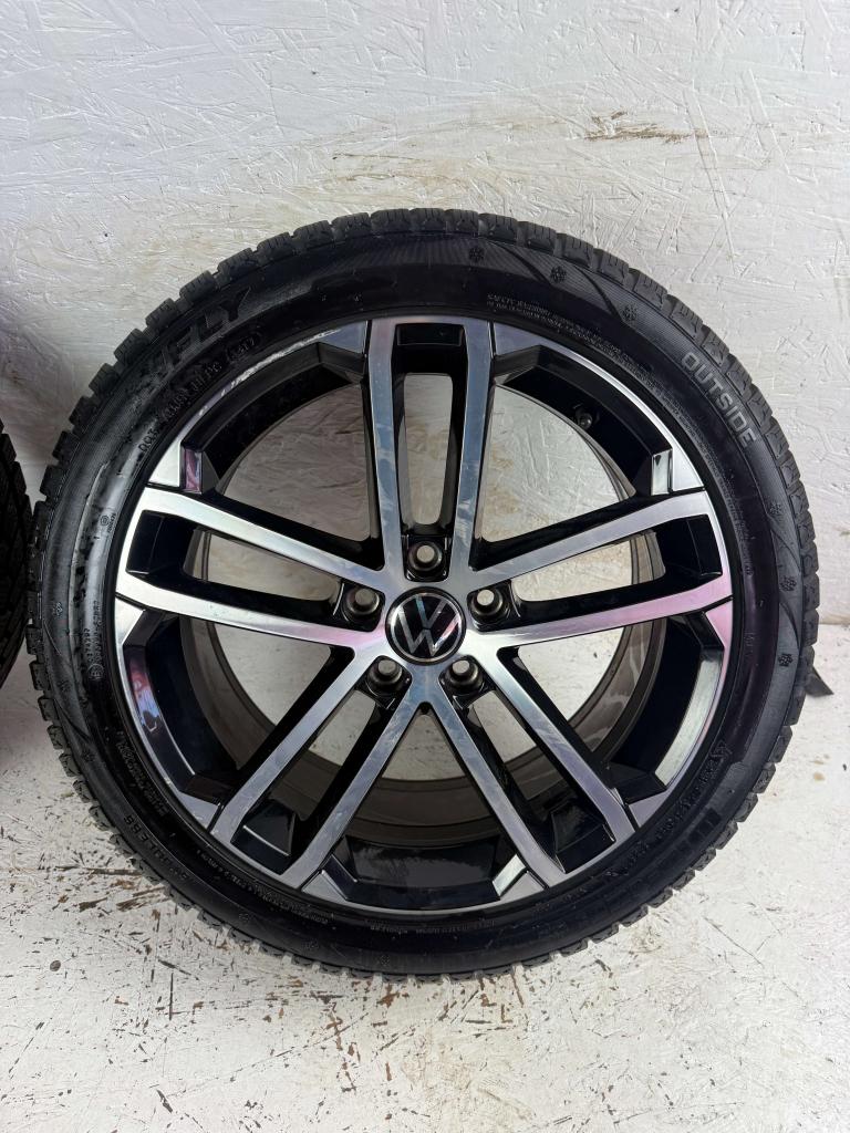Originele Volkswagen Golf nogaro velgen 18" 5x112 winter 7mm, Auto-onderdelen, Niet ingevuld, 18 inch, Gebruikt, Banden en Velgen