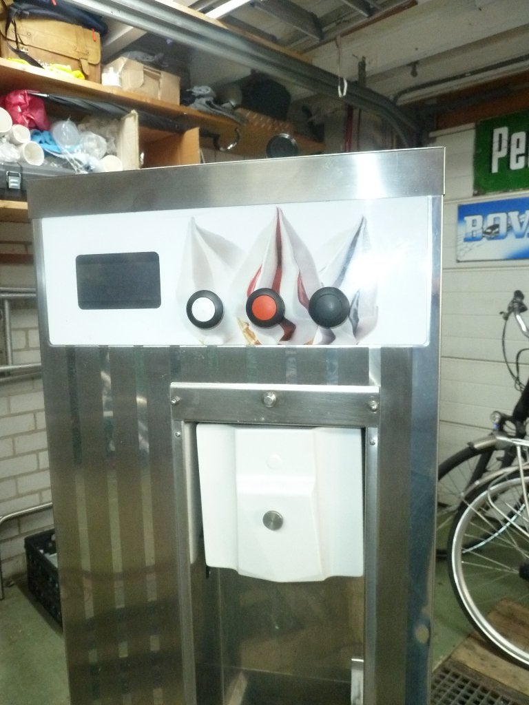 LUNA softijsmachine  nieuwstaat, Ophalen of Verzenden, Zo goed als nieuw, Zelfvriezend