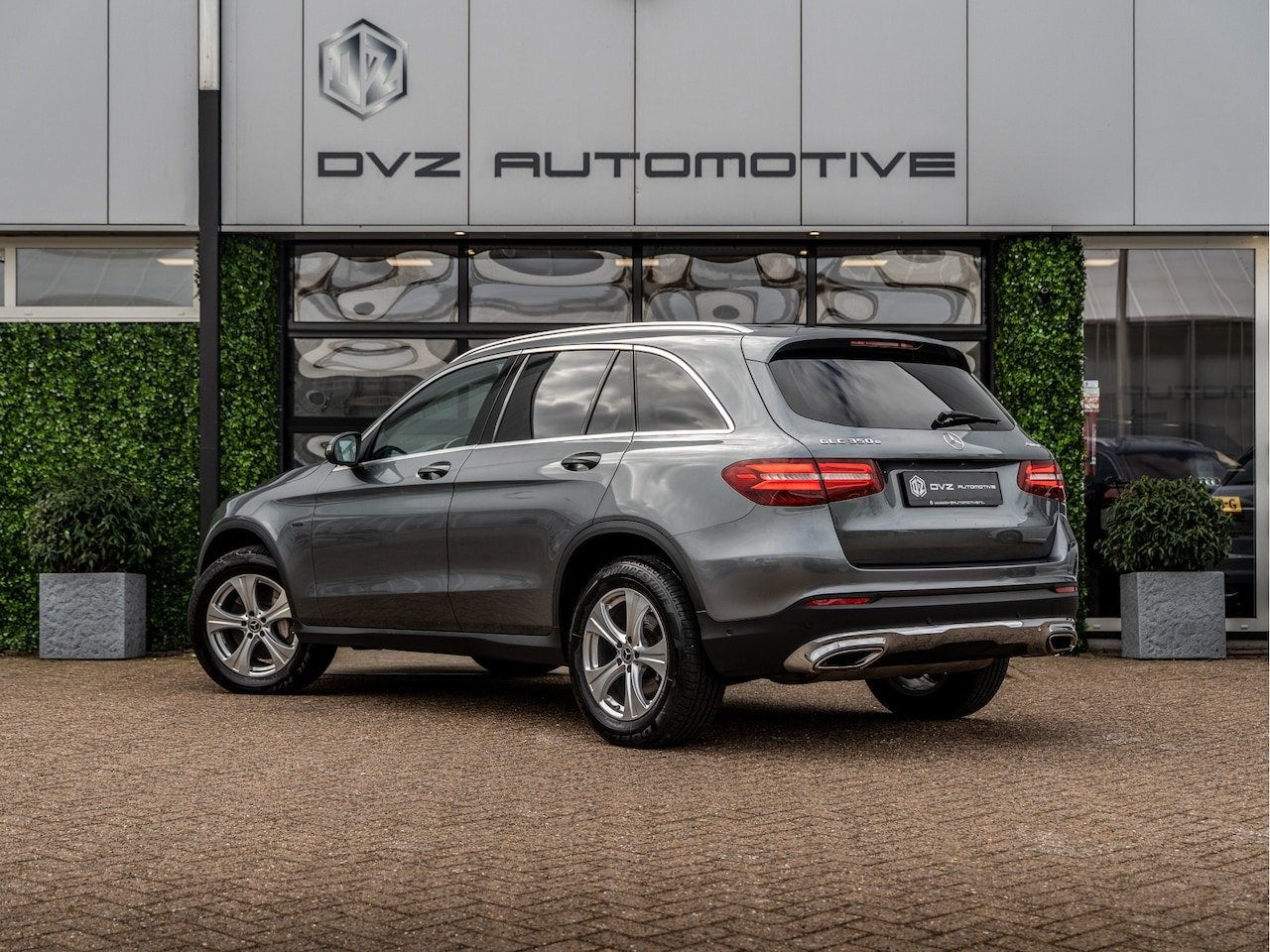 Mercedes-Benz GLC-klasse 350e 4MATIC Ambition | Exclusive |, Automaat, Dealer onderhouden, Gebruikt, Zwart