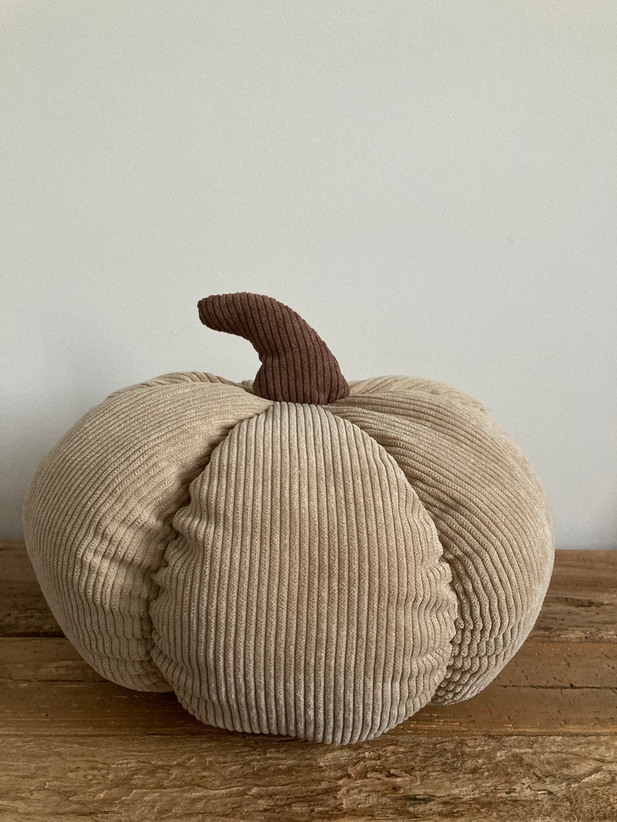 Kussen Pompoen beige., Ophalen, Beige, Zo goed als nieuw, Sierkussen