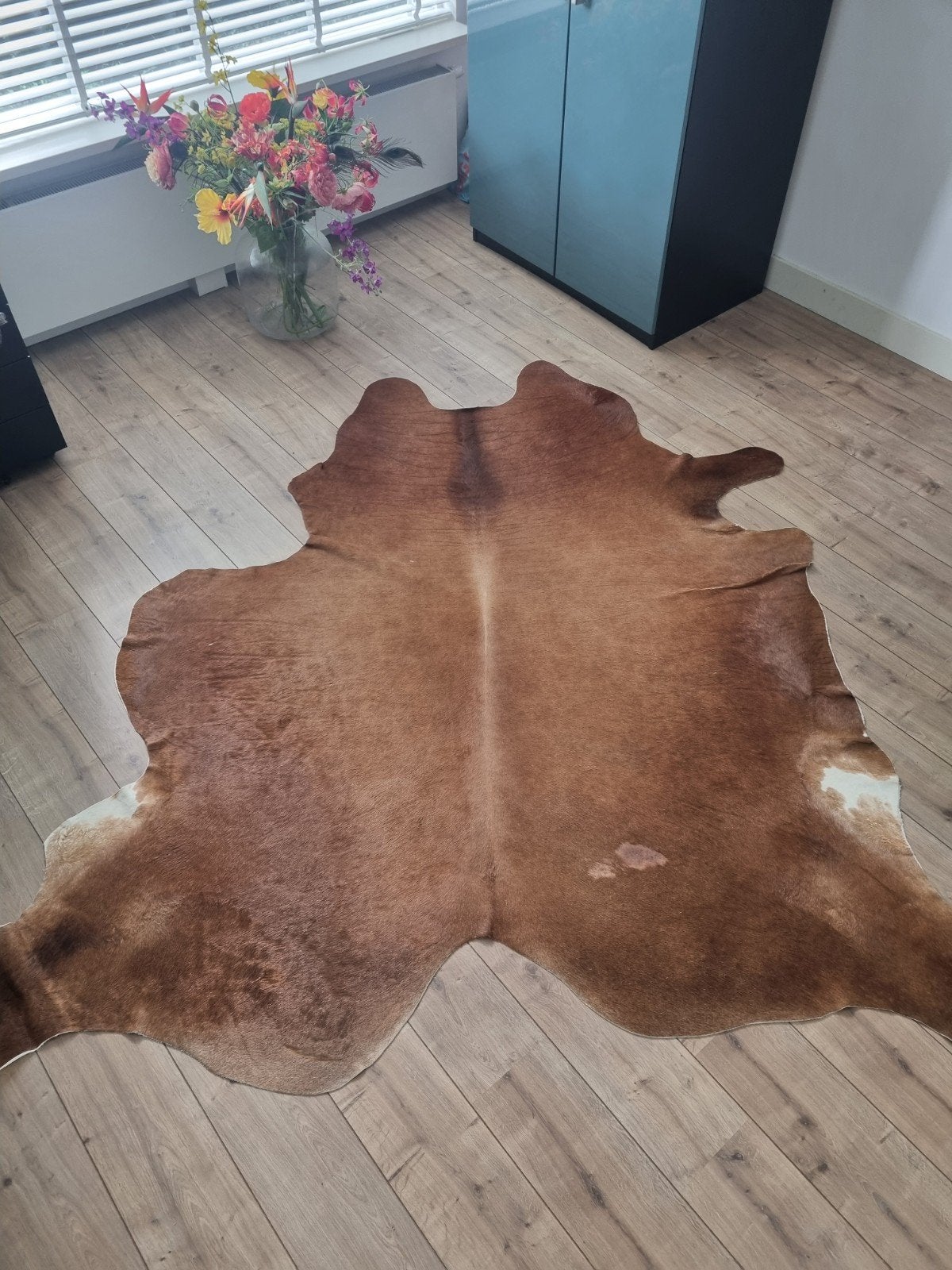 IKEA Koldby Koeienhuid Vloerkleed - Bruin/Wit, Ophalen, Natuurlijk, Rustiek, Modern, Gebruikt, 150 tot 200 cm