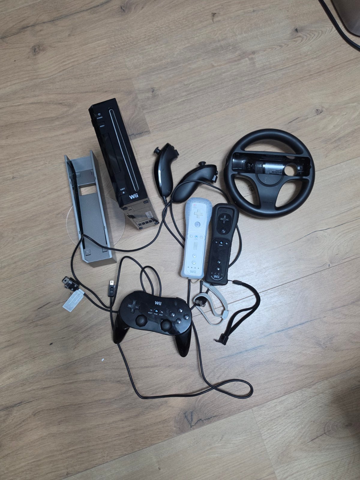 complete Wii set, Spelcomputers en Games, Ophalen of Verzenden, Gebruikt, Met 3 controllers of meer, Met stuurtje