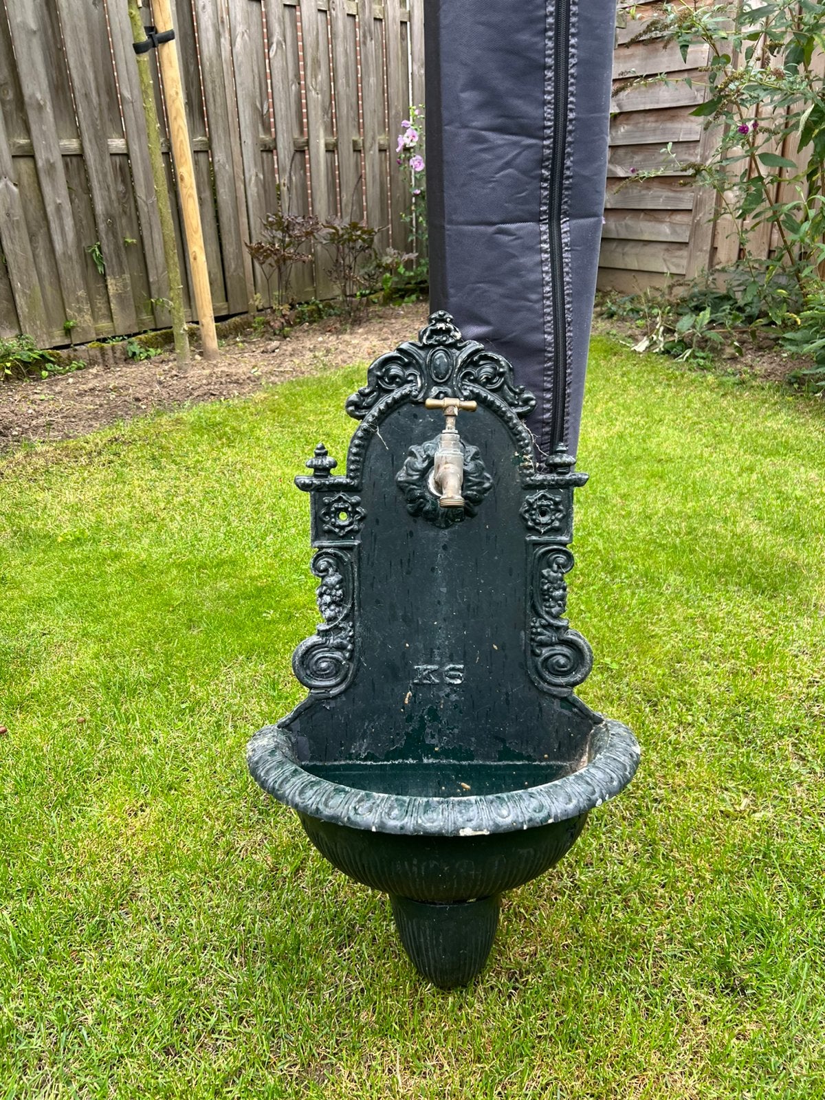 Buiten fontein, Tuin en Terras, Ophalen, Gebruikt, Beton, Fontein
