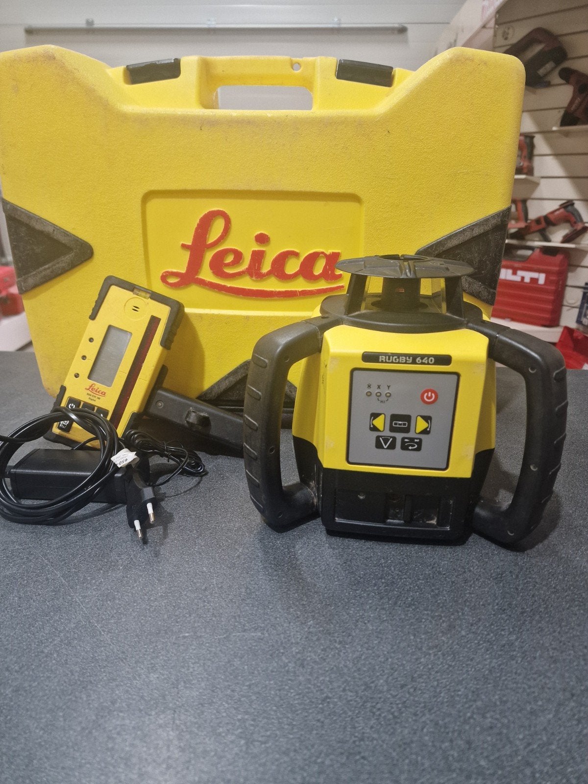 LEICA RUGBY 640 DUBBEL AFSCHOT, Doe-het-zelf en Verbouw, Ophalen of Verzenden, Zo goed als nieuw, Afstand