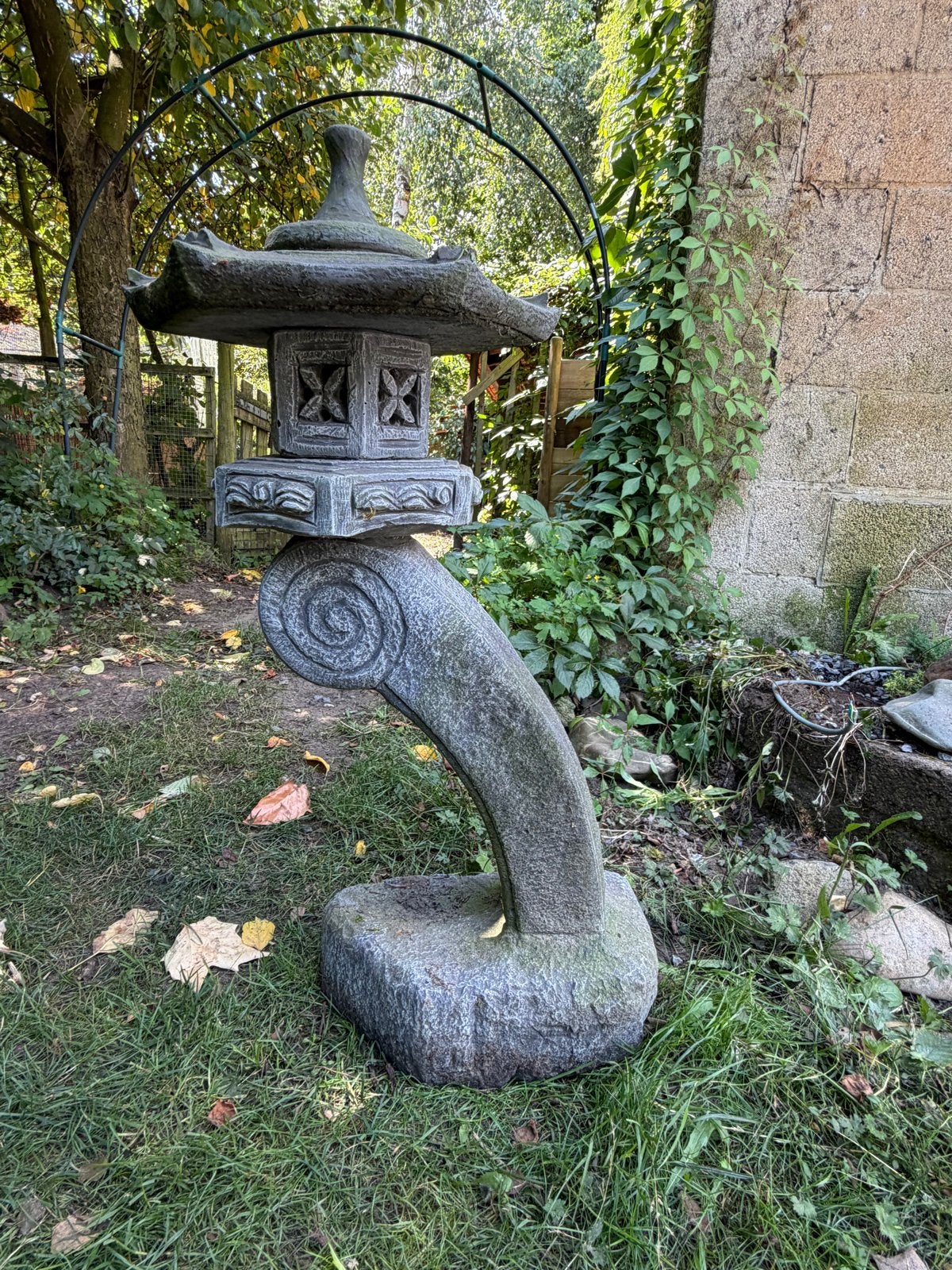 Japanse stenen lantaarn voor tuin of decoratie, Tuin en Terras, Tuinbeelden, Gebruikt, Overige typen, Steen, Ophalen