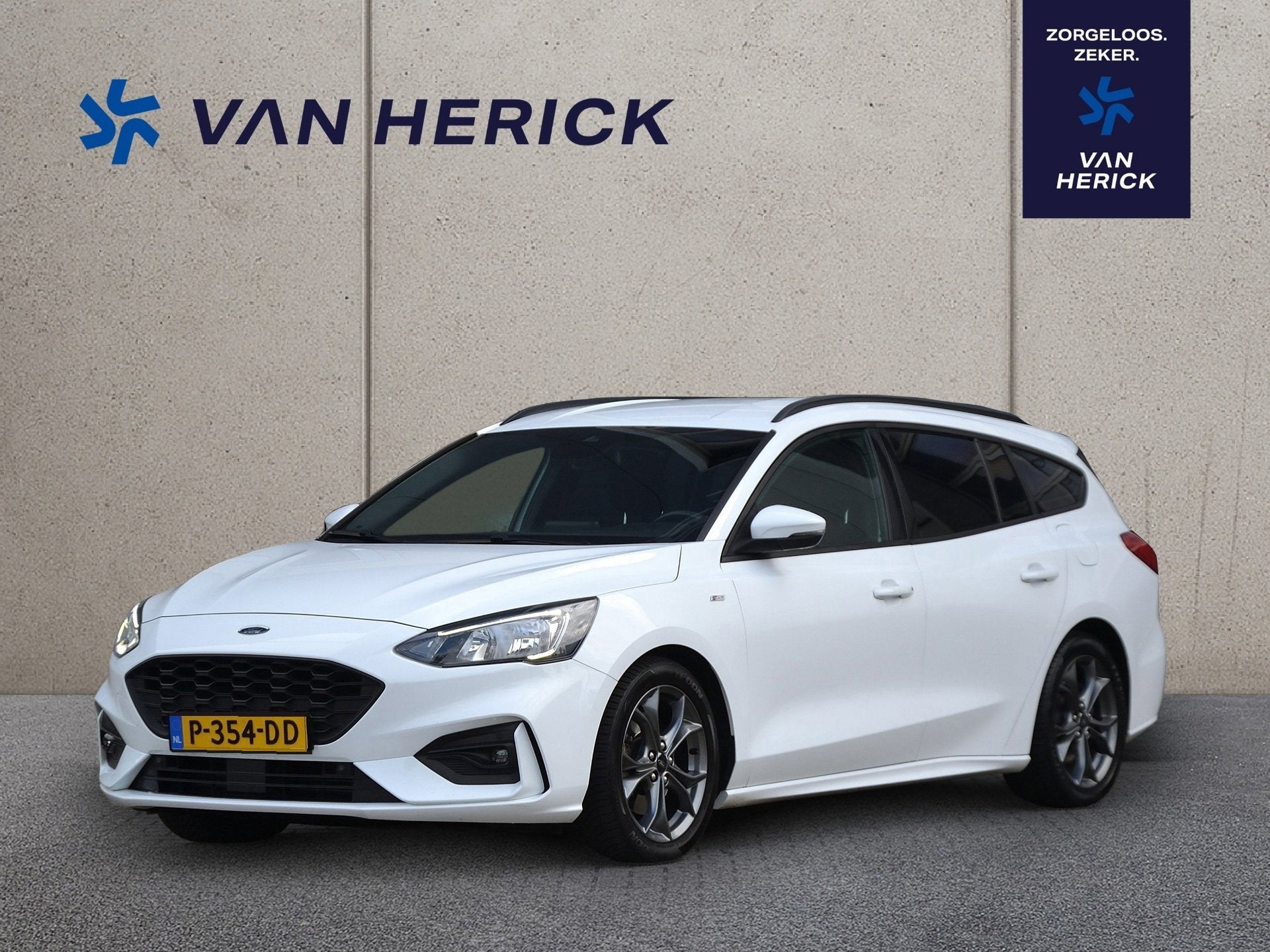 Ford Focus Wagon 1.0 EcoBoost ST Line 125PK Automaat | Cruis, Gebruikt, 715 kg, Wit, 1331 kg