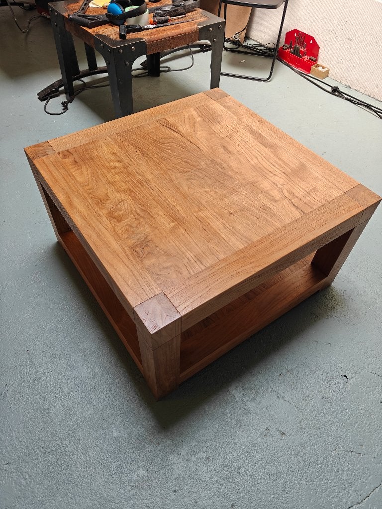 Salontafel in nieuwstaat teruggebracht in onze werkplaats, Huis en Inrichting, Tafels | Salontafels, 50 tot 100 cm, Zo goed als nieuw