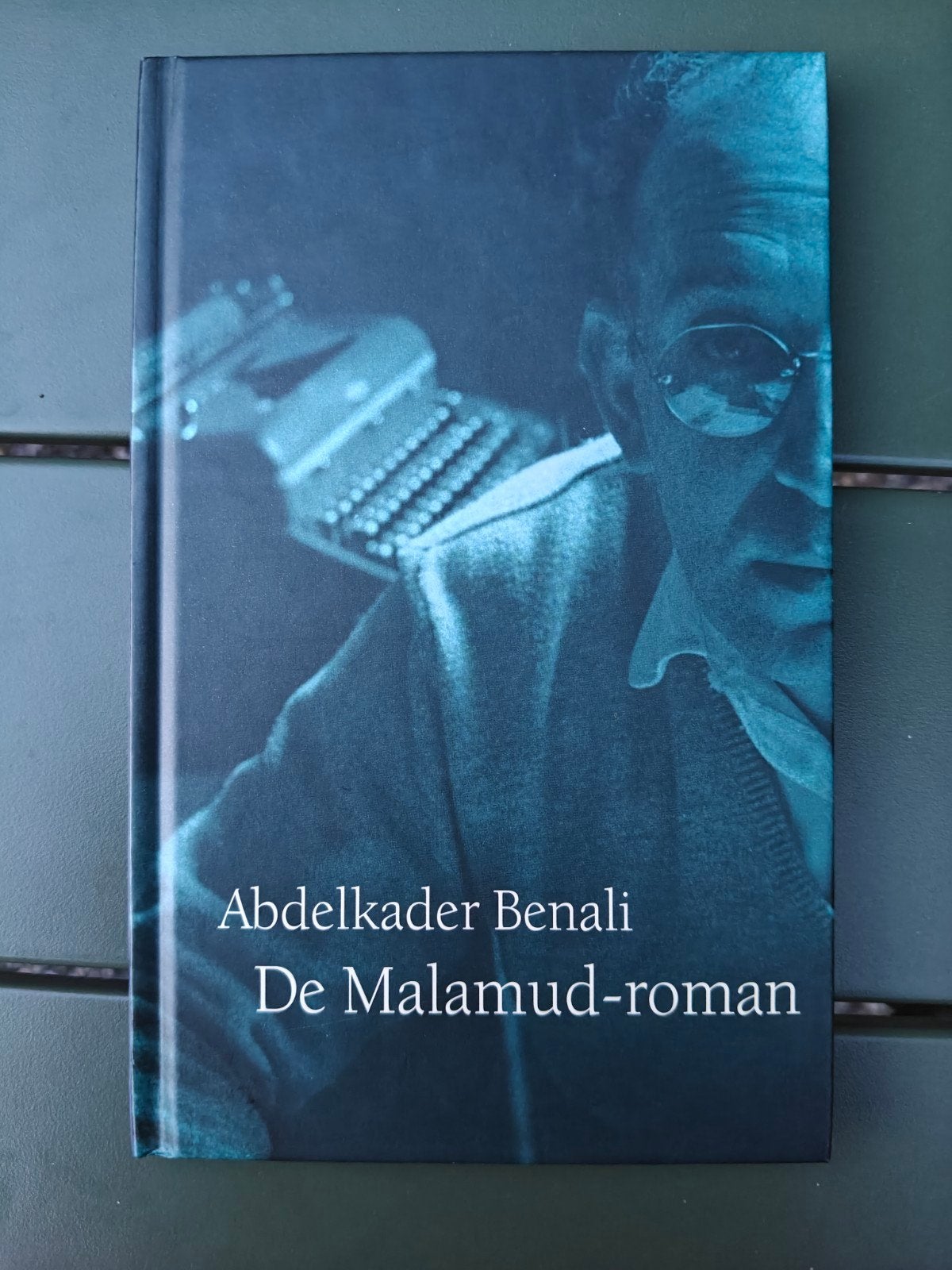 Gesigneerd: Abdelkader Benali - De Malamud-roman (2004), Ophalen of Verzenden, Zo goed als nieuw, Nederland