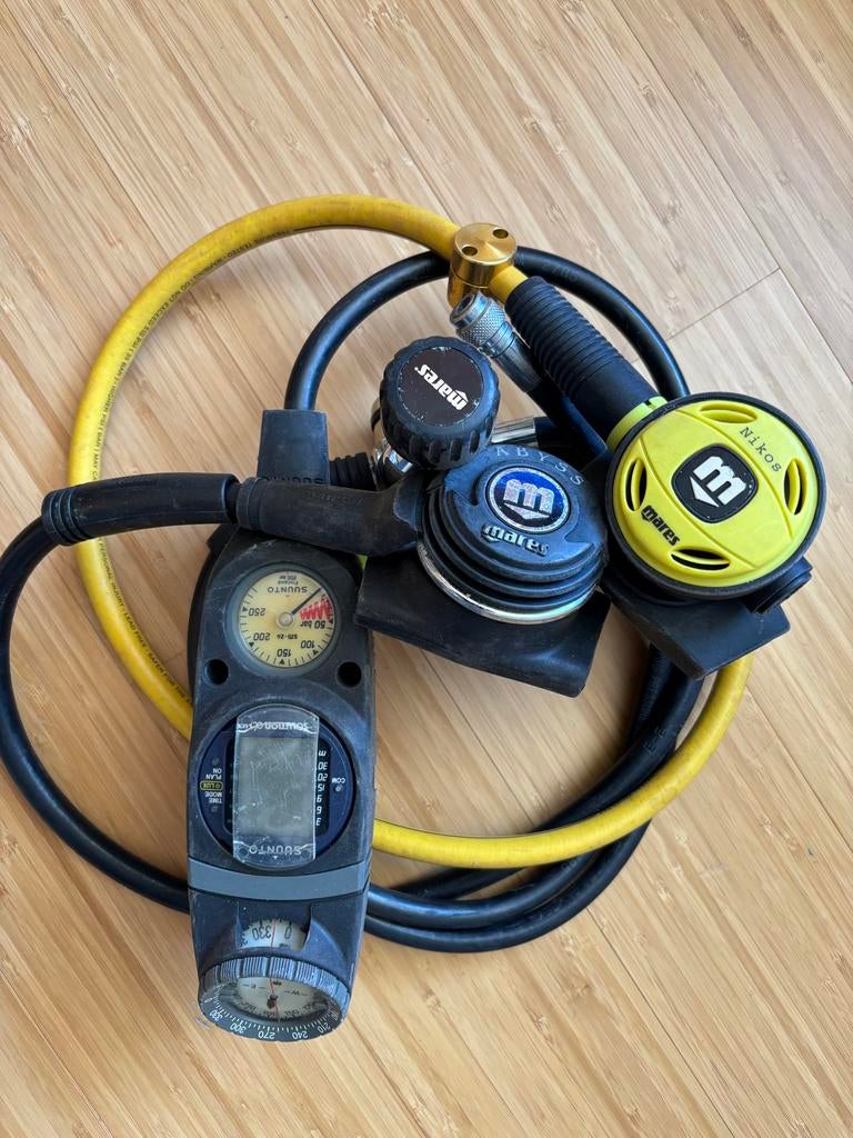 Mares Abyss Nikos duikregelaar met Suunto duikcomputer, Ophalen of Verzenden, Gebruikt, Overige typen