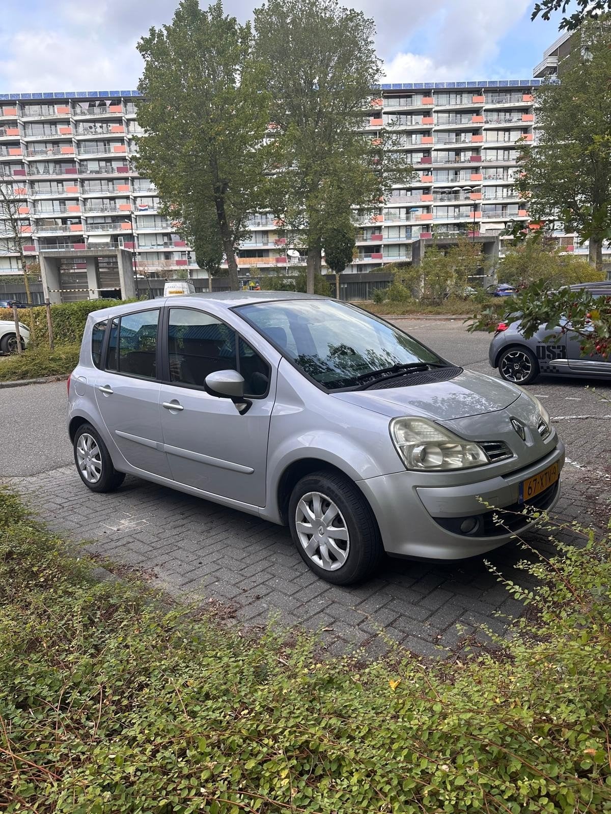 Renault Grand Modus 1.2 TCE 2011 Grijs, Auto's, Voorwielaandrijving, 4 cilinders, 49 €/maand, 103 pk
