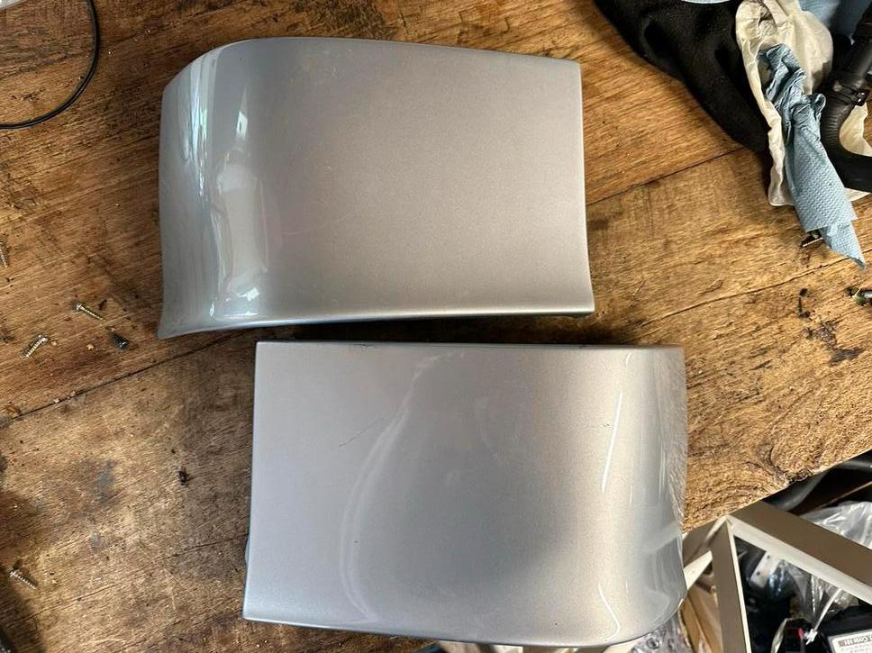 Saab 900 NG/V2 & 9-3 OG Afdekkapjes Achterkant Zilver, Auto-onderdelen, Gebruikt, Achterklep, Ophalen of Verzenden, Achter