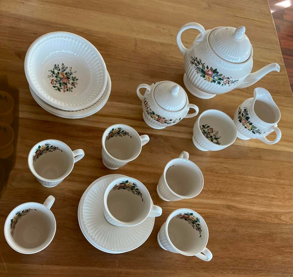Wedgwood Conway  thee/koffie servies, Ophalen, Gebruikt, Wedgwood, Aardewerk
