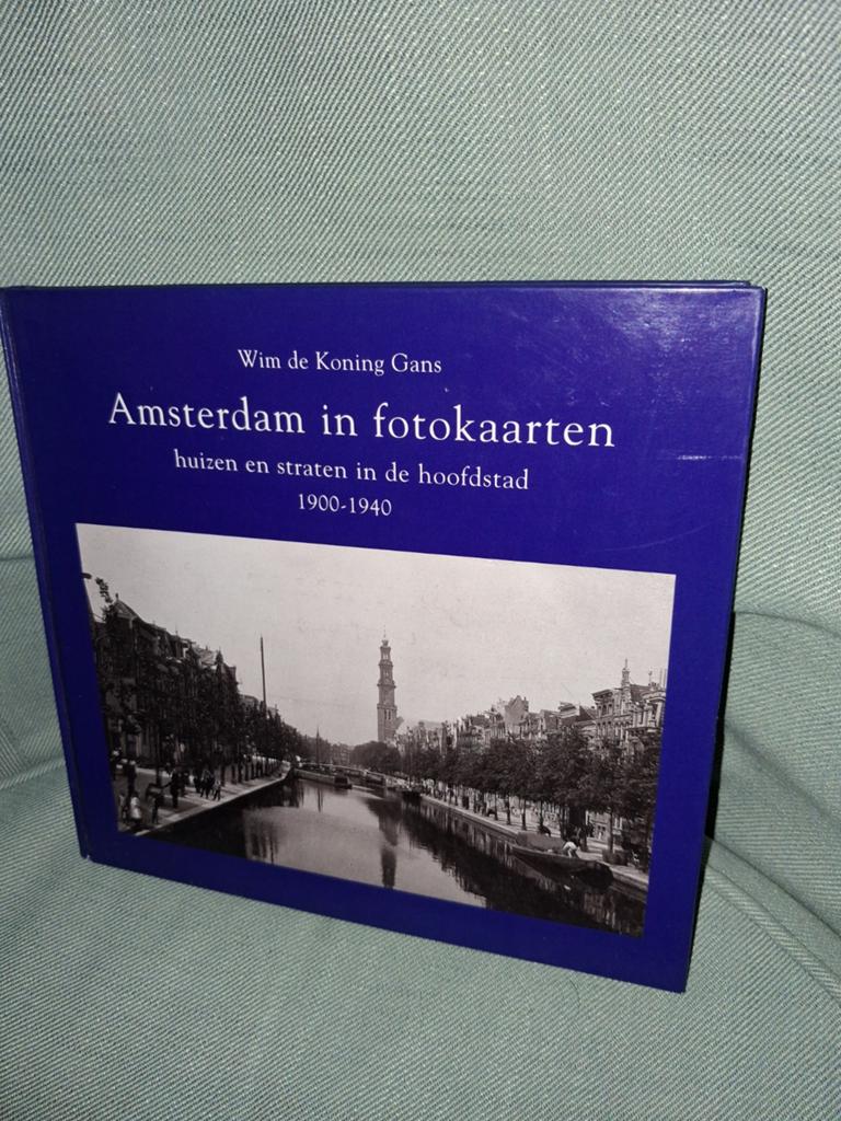 Amsterdam in fotokaarten: huizen en straten 1900-1940, Verzenden, 20e eeuw of later, Zo goed als nieuw, Wim de Koning Gans