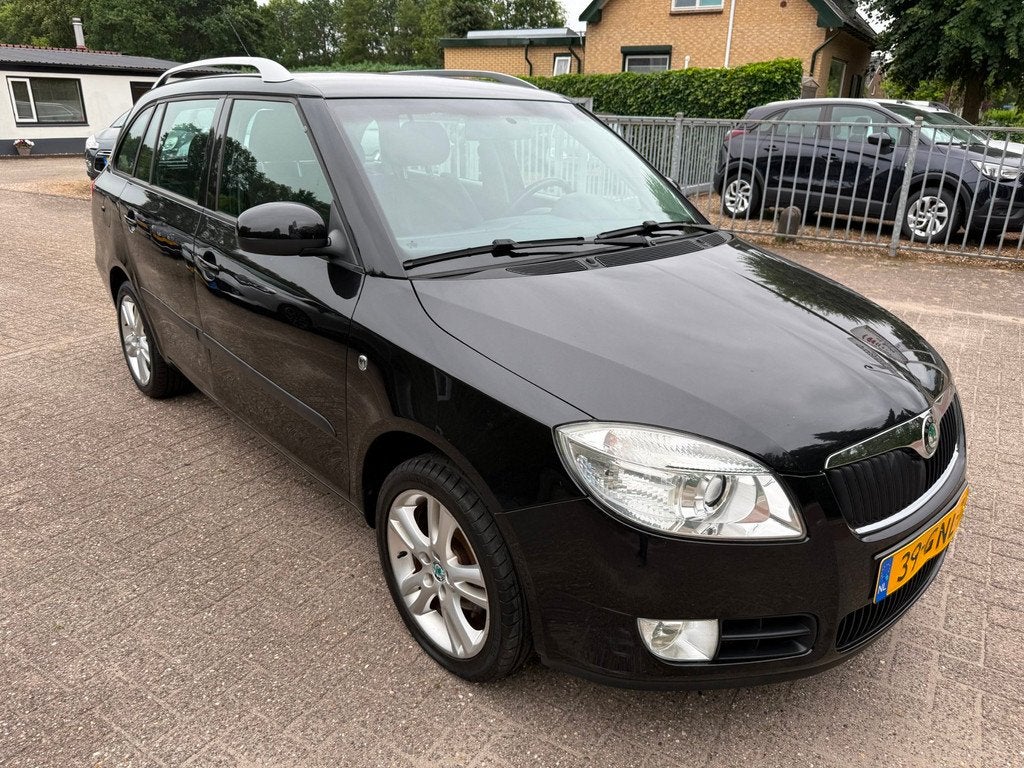 Skoda Fabia Combi 1.6-16V AUT. Sport AIRCO CRUISE LMV TREKHA, Auto's, Skoda, Gebruikt, 4 cilinders, Origineel Nederlands, Grijs