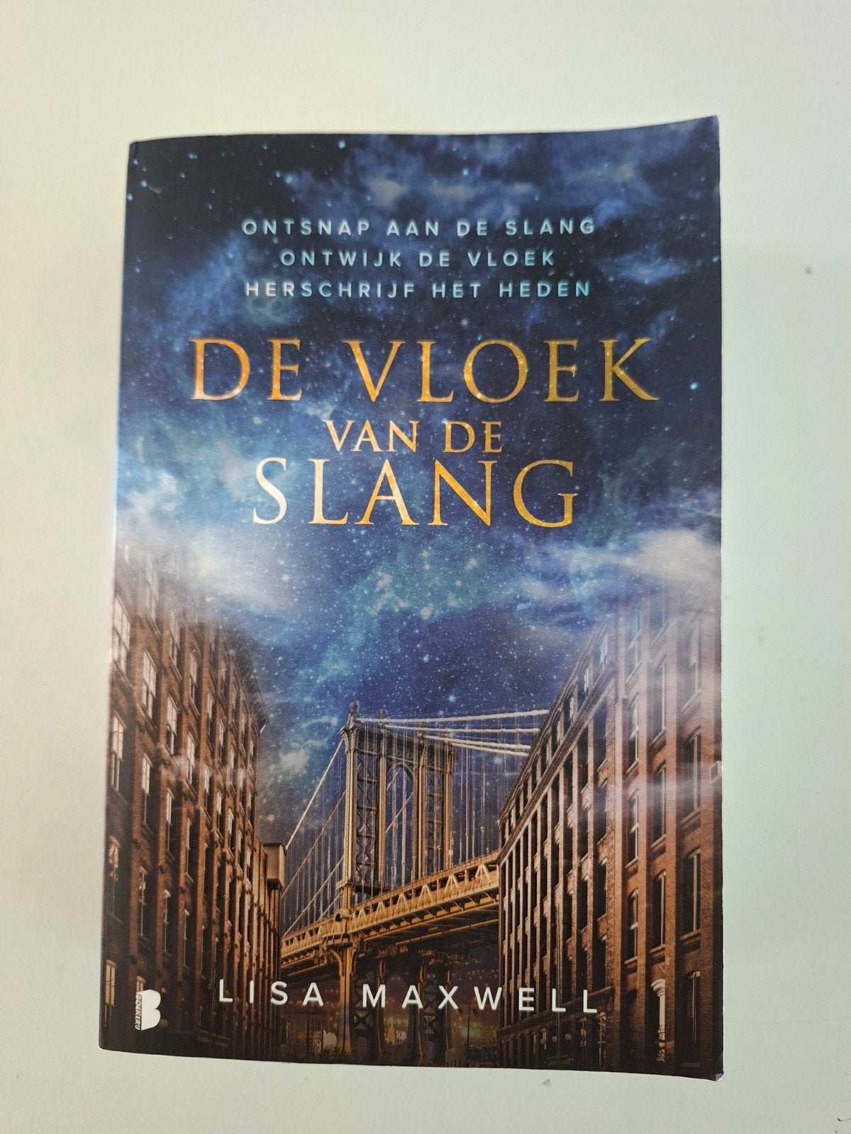 De Vloek van de Slang - Lisa Maxwell (Zo goed als nieuw), Boeken, Ophalen of Verzenden, Zo goed als nieuw, Lisa Maxwell