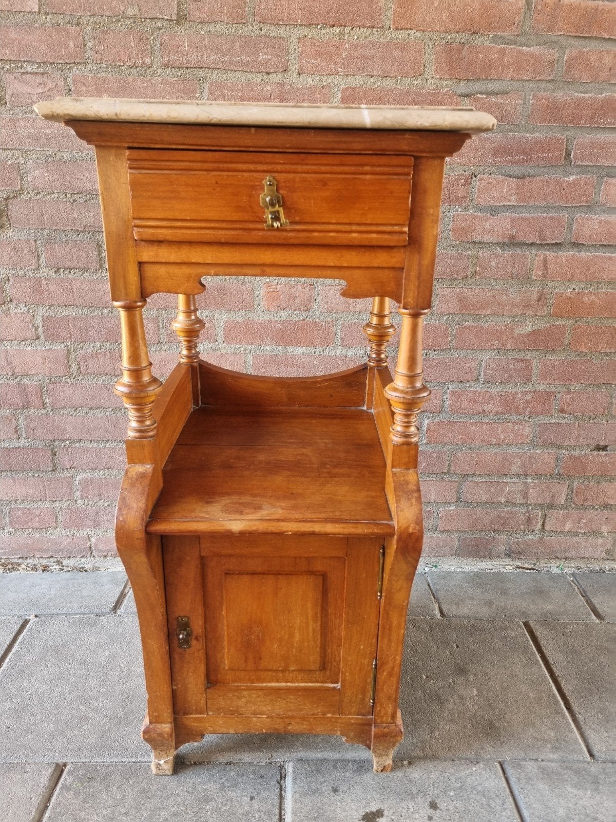 Antiek nachtkastje met marmeren blad, lade en deurtje, Antiek en Kunst, Ophalen
