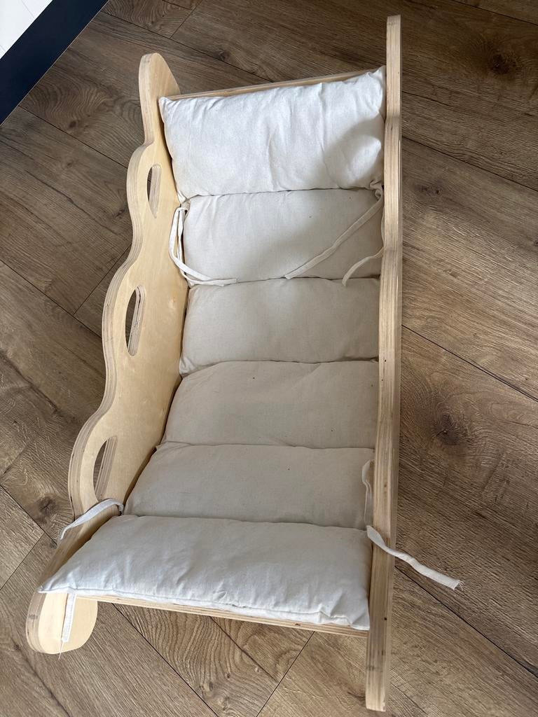 Houten montessori schommelwieg / brug met kussens, Ophalen of Verzenden, Gebruikt, Wieg