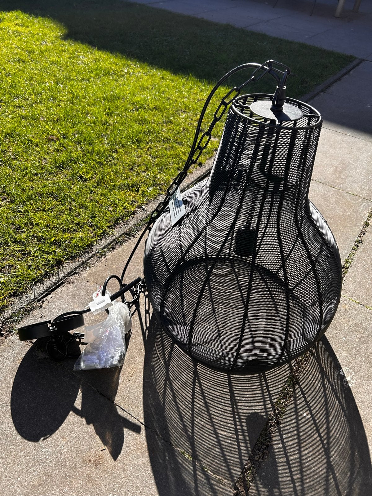 Zwarte metalen hanglamp - Nieuw, Huis en Inrichting, Ophalen of Verzenden, Nieuw, Metaal, E27 (groot)