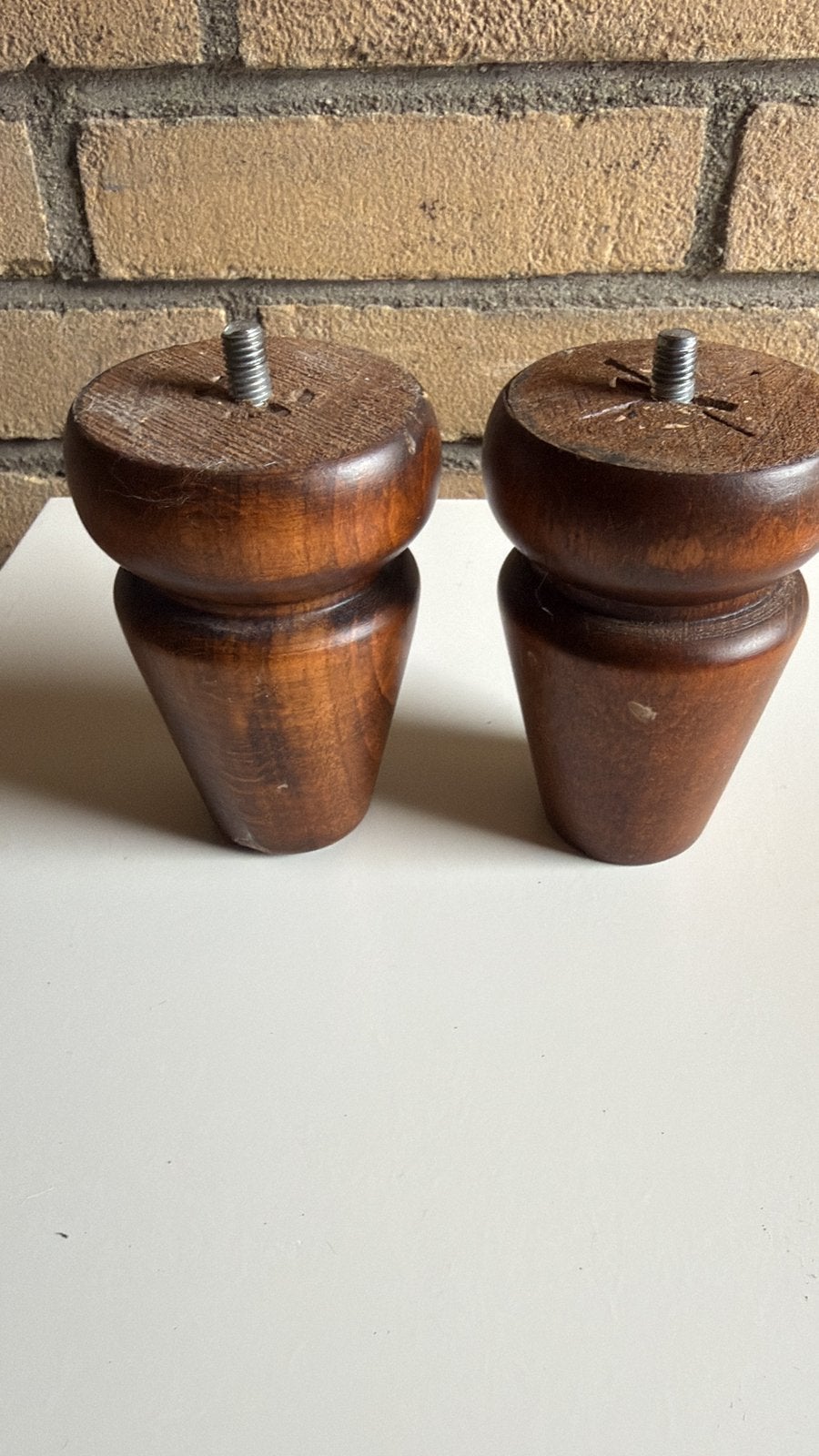 Meubelpoten – hout, kunststof en metaal – 10 / 11,5 cm – €34, Ophalen