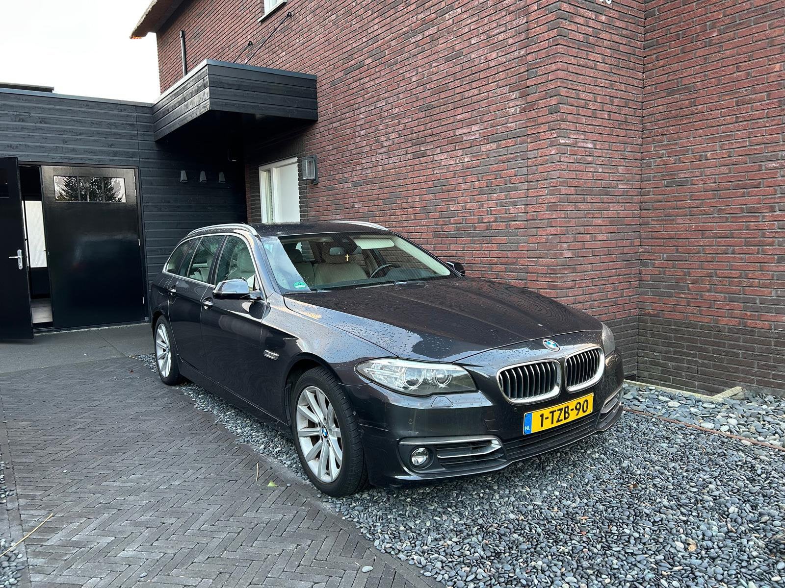 BMW 518d Touring LCI (225pk) | High Executive Luxury, Auto's, Automaat, Achterwielaandrijving, 1995 cc, 2000 kg