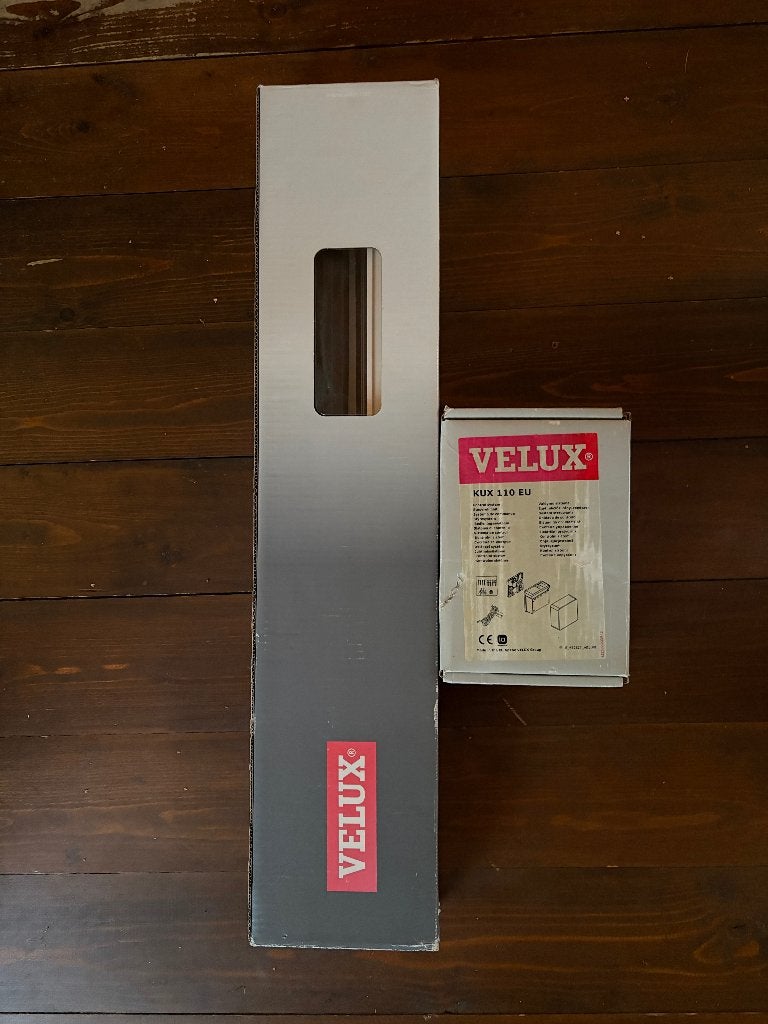 VELUX elektrisch verduisterend rolgordijn met bediening, Rolgordijn, Zwart, Nieuw, Ophalen of Verzenden