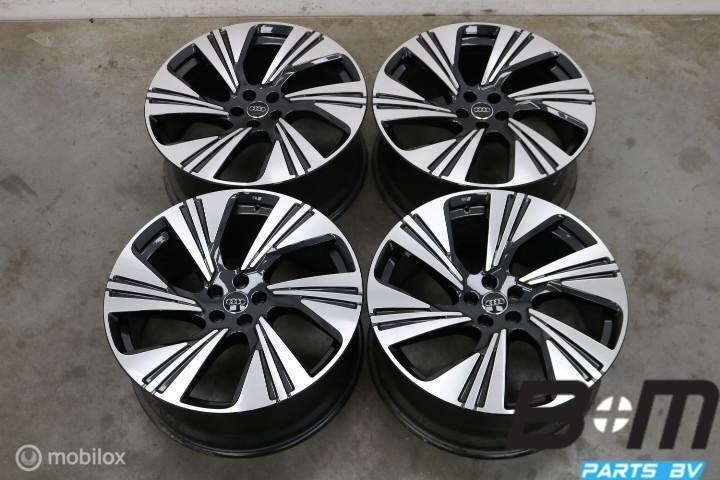 NIEUWSTAAT Org. 22 inch RS velgen Audi Q8 Etron 4KE601025AM, Gebruikt, Velg(en)