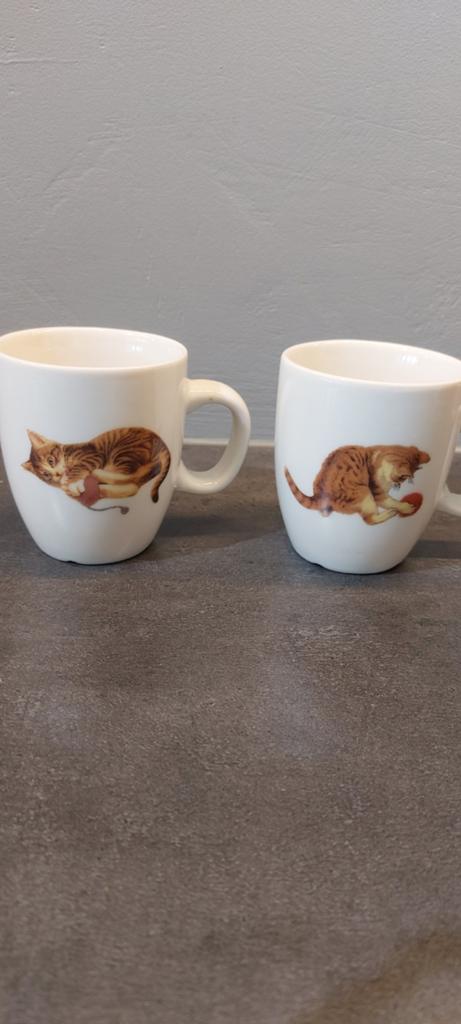 Bekers met katten 2×/Francien mokken, Ophalen of Verzenden, Overige stijlen, Kop(pen) en/of Schotel(s)