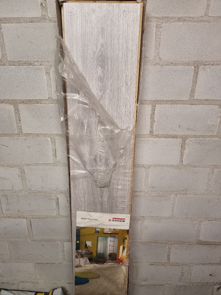 Egger basic laminate flooring, Ophalen, 50 tot 150 cm, Zo goed als nieuw, Minder dan 5 m²