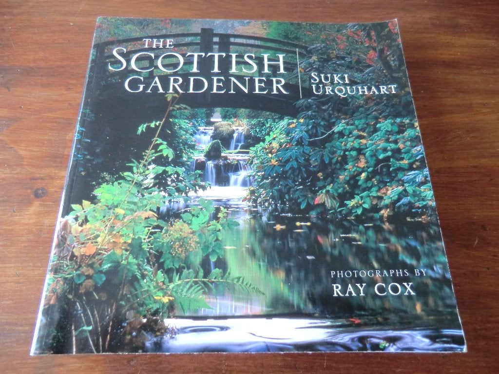 boek - The Scottish gardener - Suki Urquhart /Schotse tuin, Ophalen of Verzenden, Gelezen, Tuinontwerpen