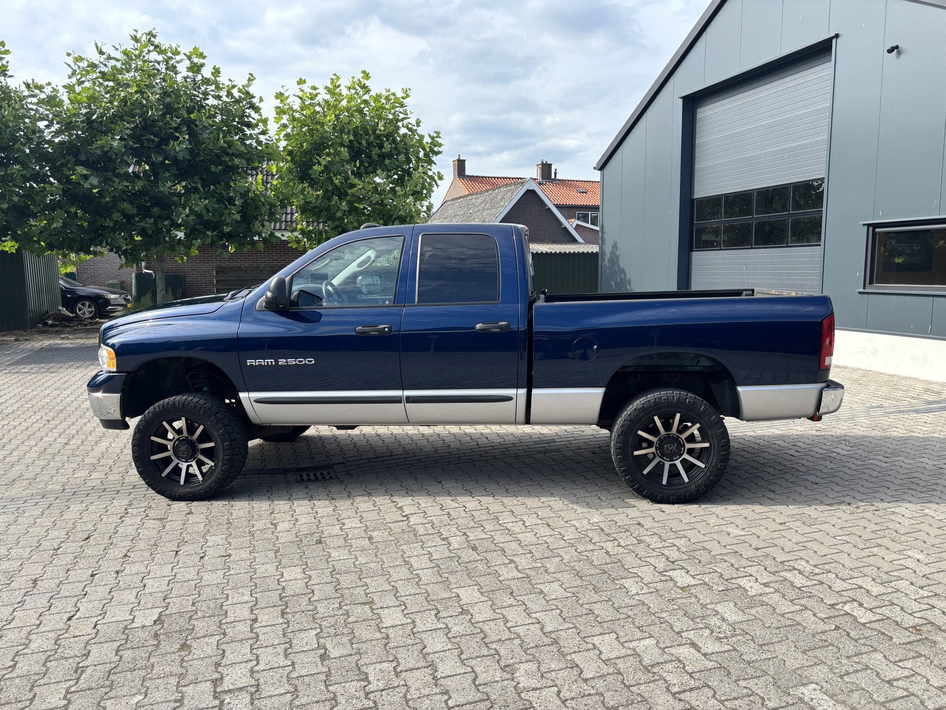 Foto 4 van Dodge Ram 2500 SLT 5.9L Cummins. 4wd, Crew-Cab, Nw-APK, Youn