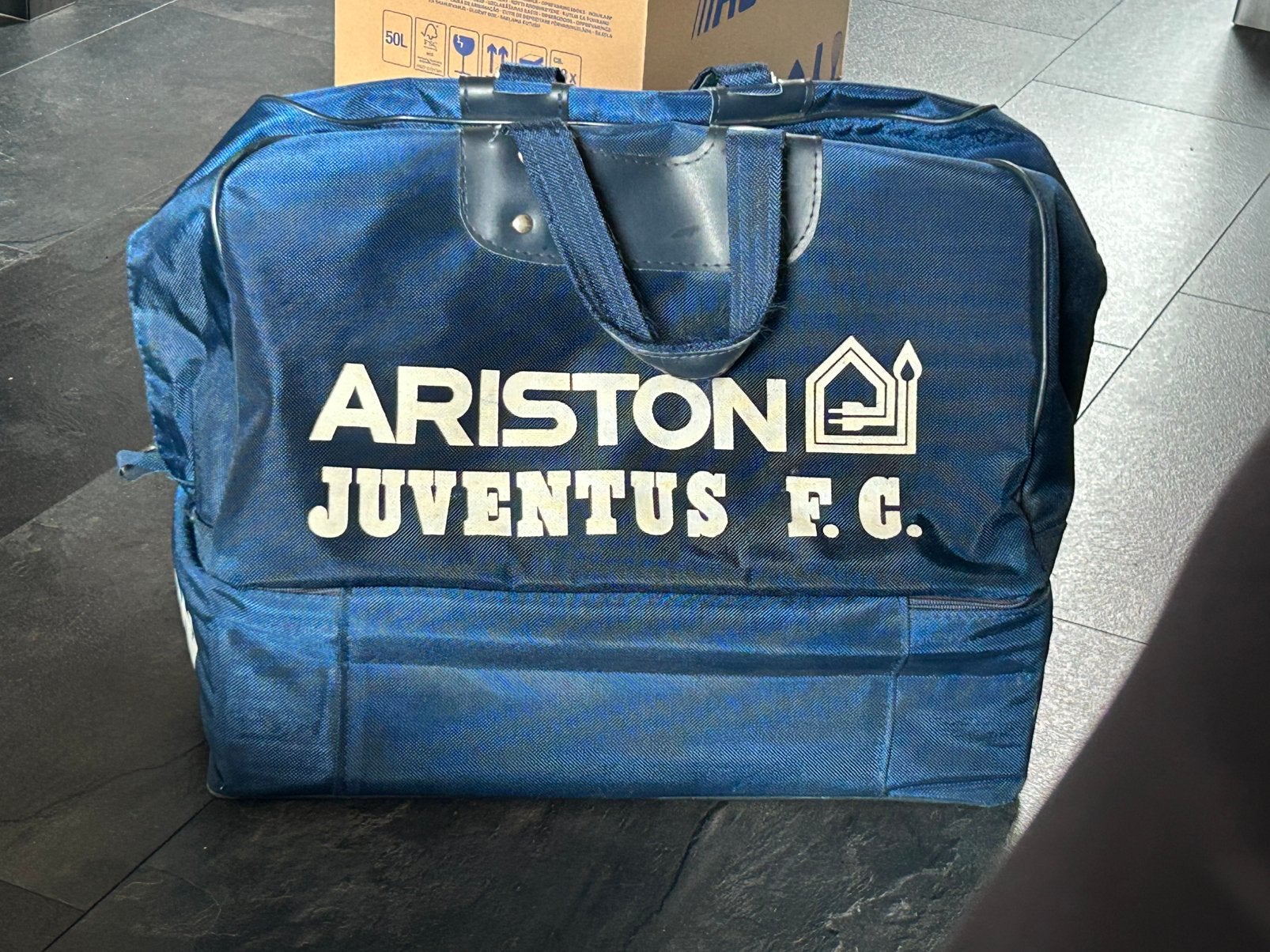 Vintage juventus voetbal tas jaren 80/90, Ophalen, Gebruikt