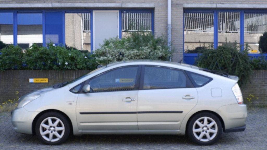 Toyota Prius 1.5 VVT-i Business Edition, Gebruikt, Zwart, 4 cilinders, 23 km/l