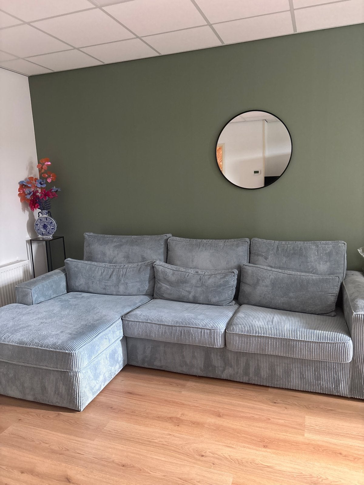 Mooie ijsblauwe ribstof hoekbank (300x220 cm), Huis en Inrichting, Banken | Bankstellen, Ophalen, Hoekbank, 300 cm of meer, Zo goed als nieuw