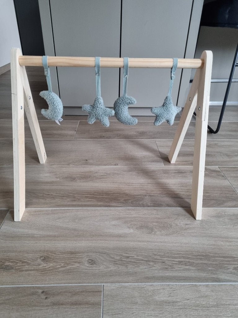 Jollein houten babygym inclusief vier Jollein Speeltjes, Ophalen of Verzenden, Zo goed als nieuw, Babygym