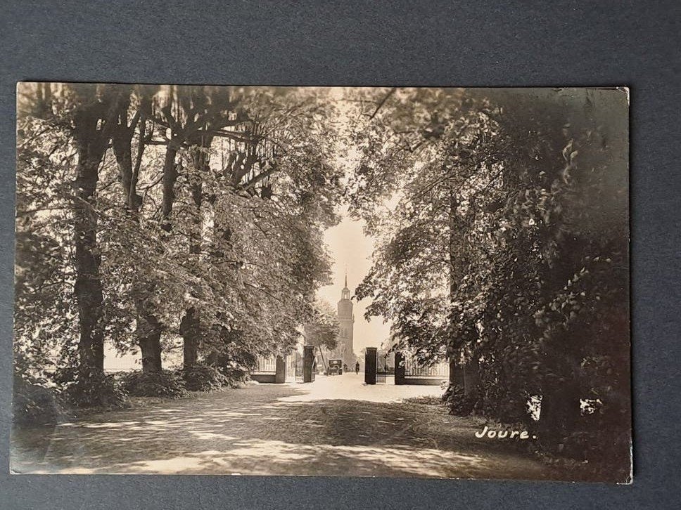 Fotokaart Joure Friesland Zicht op Midstraat West vanaf Park, Verzenden, 1920 tot 1940, Gelopen, Friesland