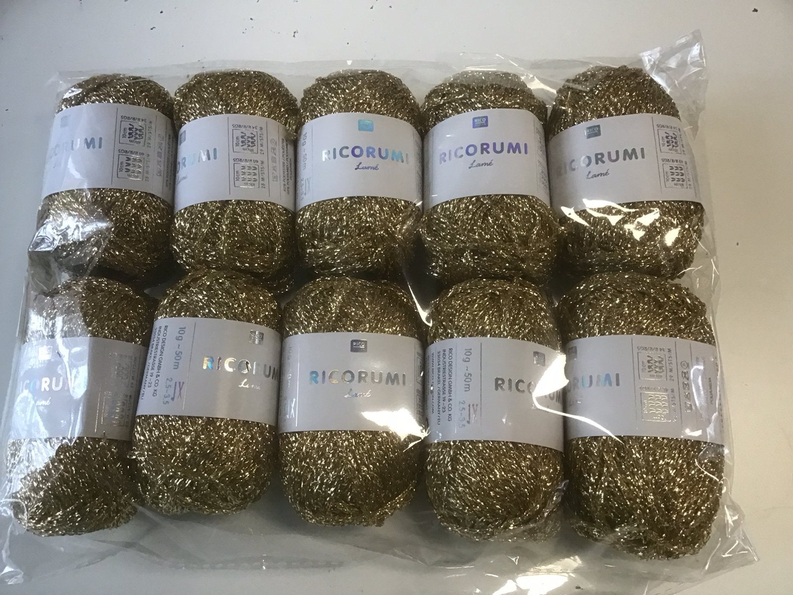 10 mini bolletjes goudkleurig haak/ breigaren- nieuw, Hobby en Vrije tijd, Ophalen of Verzenden, Nieuw, Breien of Haken, Wol of Garen