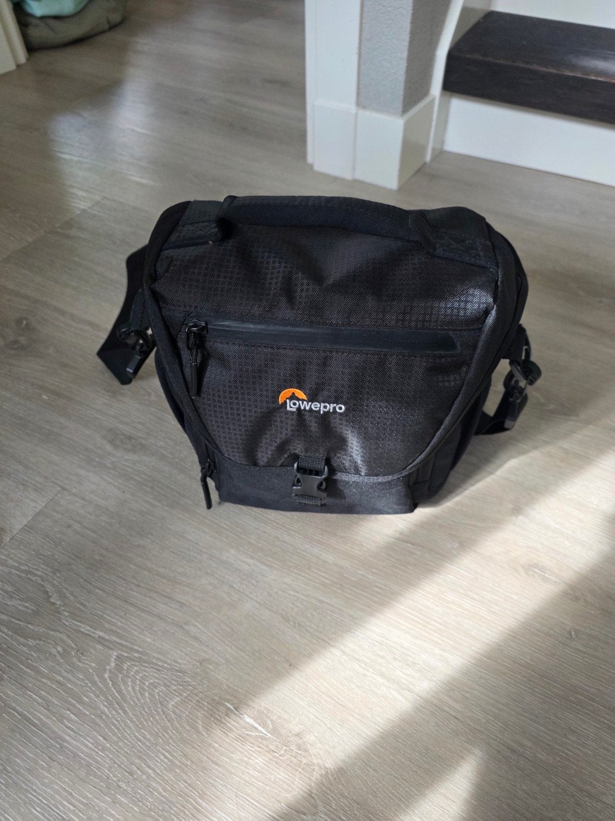 Lowepro Nova 170 AW II Cameratas - Nieuw, Lowepro, Gevoerd, Nieuw, Ophalen of Verzenden