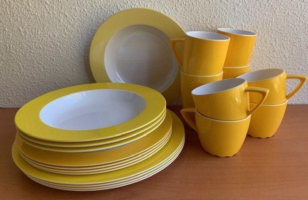 Mepal Rosti Wave: 4-p. servies in geel, Caravans en Kamperen, Lochem, Ophalen of Verzenden, Zo goed als nieuw, Mepal