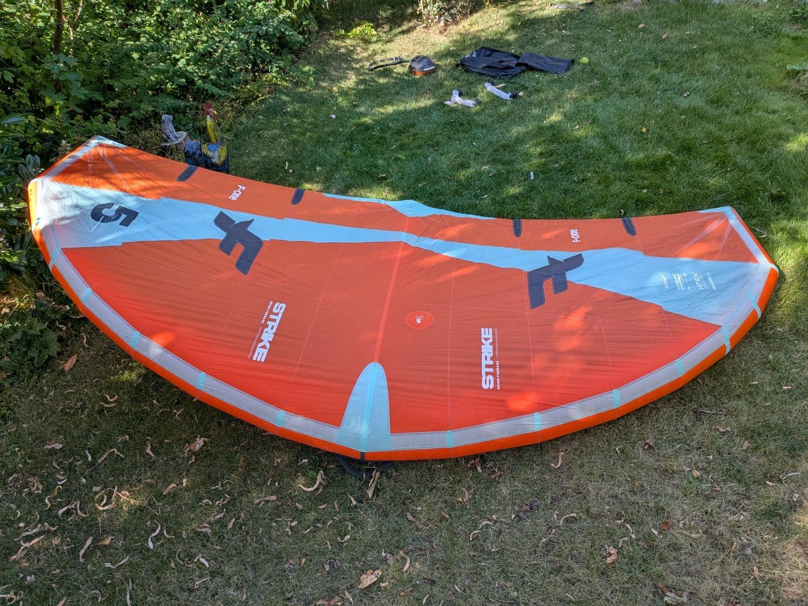 F-One Strike v4 5m inclusief hard handles - ZGAN, Watersport en Boten, Ophalen of Verzenden, Zo goed als nieuw, Wingsurf-wing