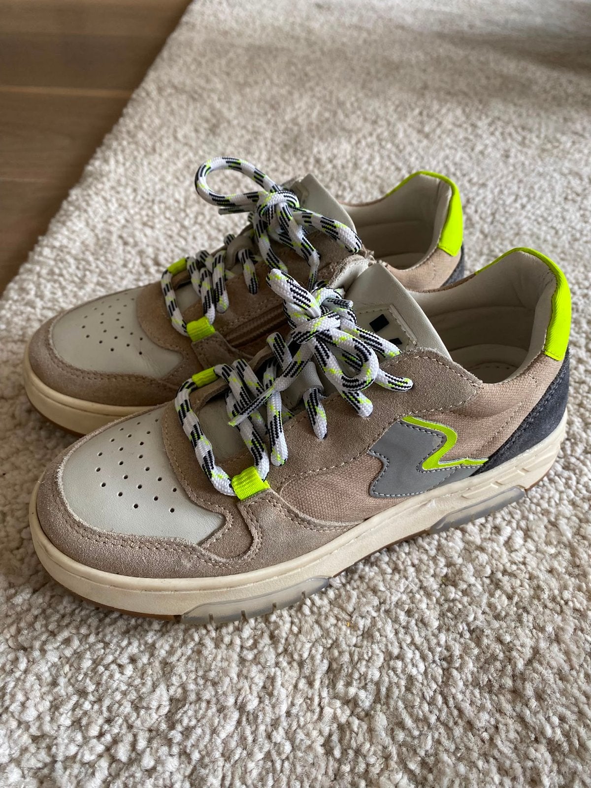Muyters sneakers beige leer - Maat 32 - Zo goed als nieuw, Ophalen, Zo goed als nieuw, Jongen of Meisje, Schoenen
