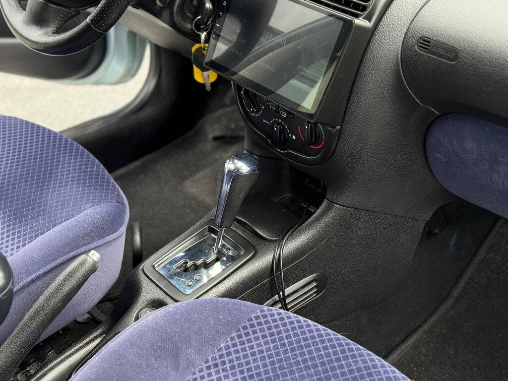 Peugeot 206 1.6-16V Gentry | Autom. | CarPlay/Android | APK, 4 cilinders, 1039 kg, Bedrijf, 550 kg
